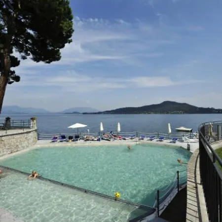 Sleeps 4 Pool T421405 *